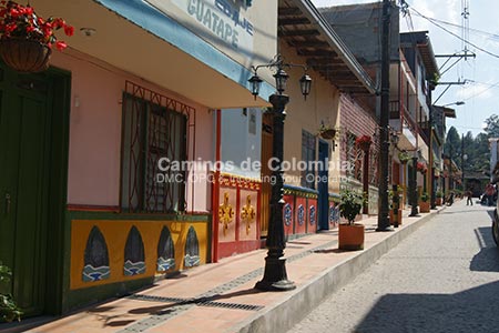 Artisanal Tour, Guatape, Ceramic and Flowers